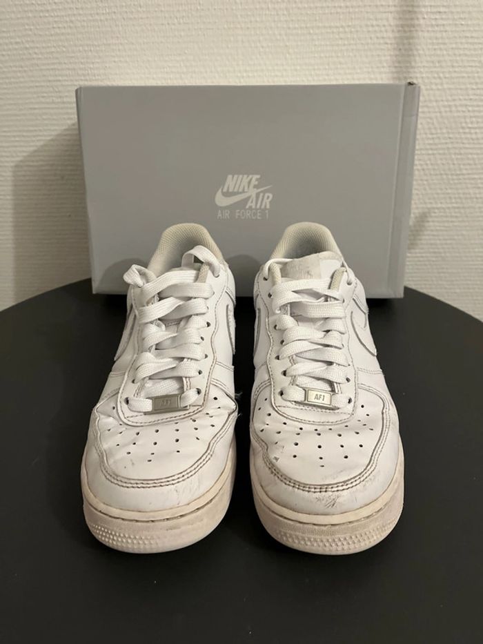 Baskets blanches Nike Air Force1 pointure 40.5