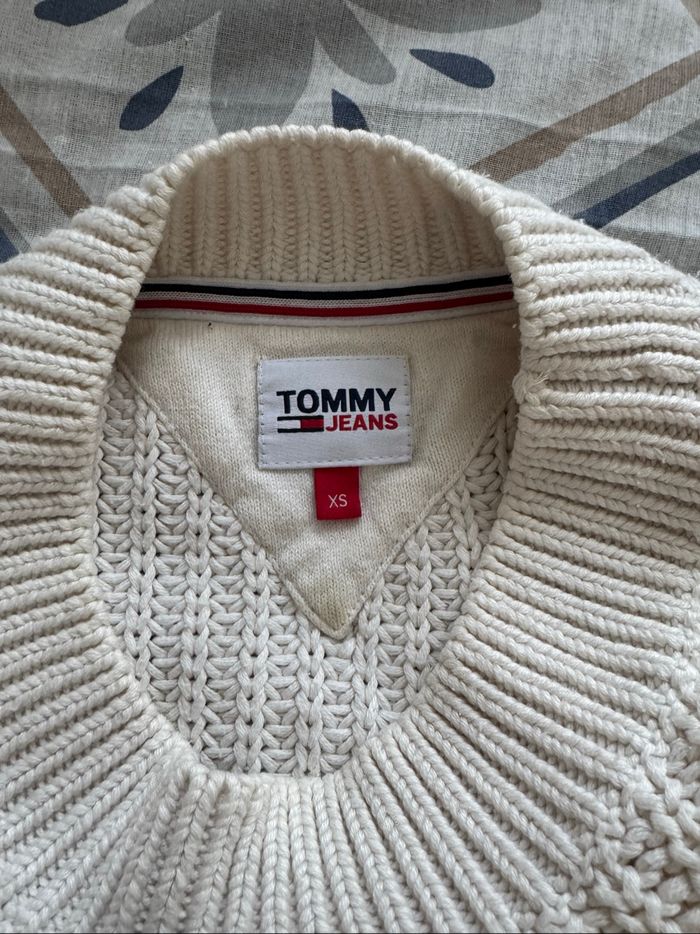 🤍 Pull TOMMY JEANS beige – modèle iconique, coupe oversize XS ✨ - photo numéro 2