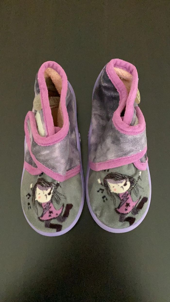 Chaussons fille đź‘§ taille 25