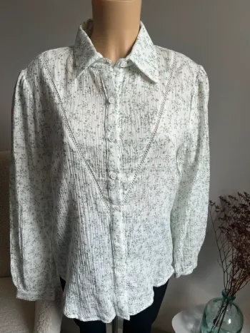 Superbe chemise en coton vert d’eau et blanche