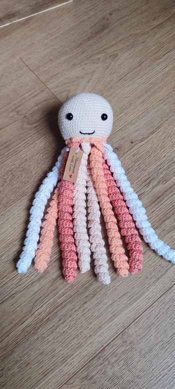 Jolie pieuvre doudou bébé fille 