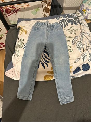 Jeans bb garçon taille 2 ans🐨