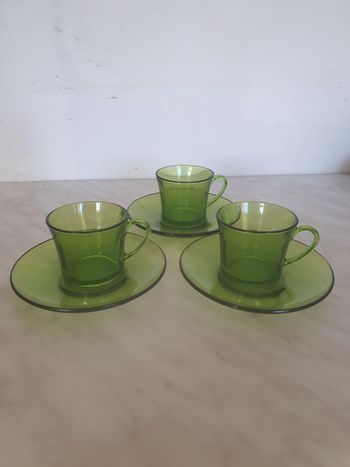 Tasses et sous-tasses à café vintage