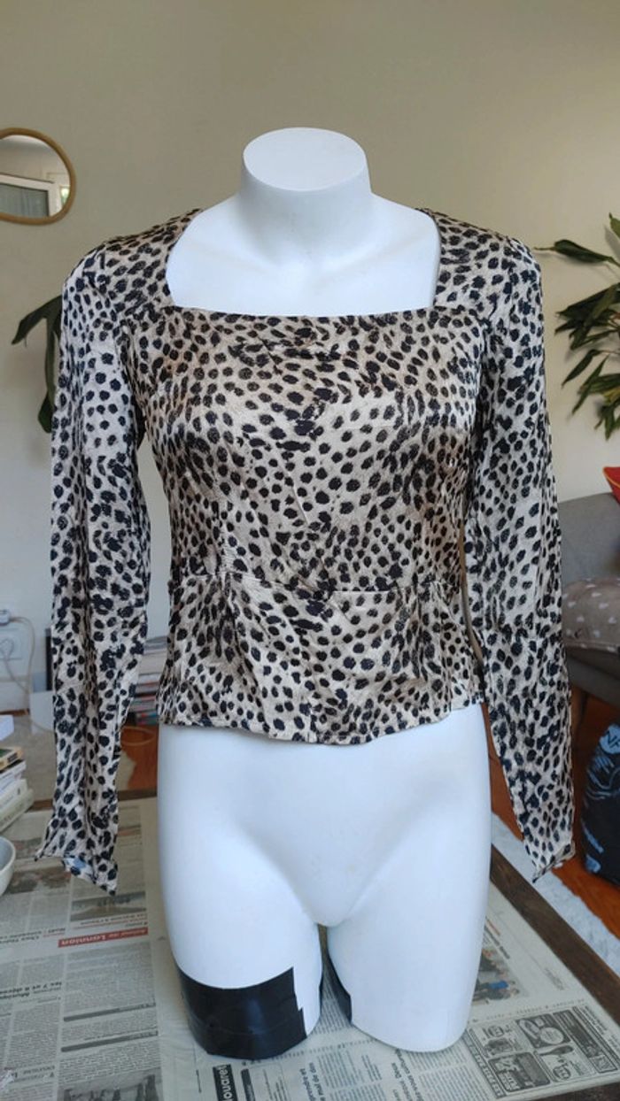 Blouse léopard tissu satiné - photo numéro 2