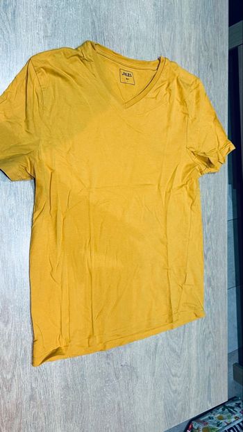 Teeshirt manches courtes jaune moutarde col V taille l