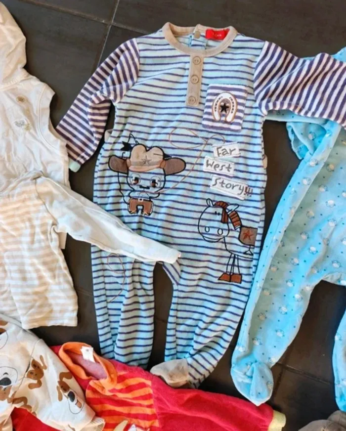 Lot 12 mois garçon hivers - photo numéro 4