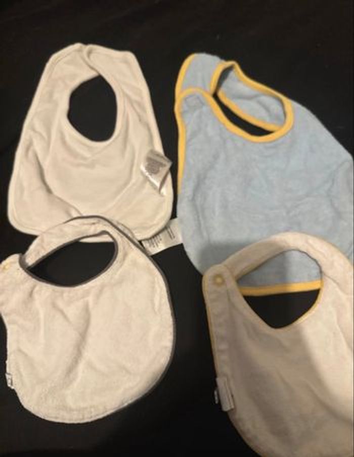 Lot de Bavoir - photo numéro 2