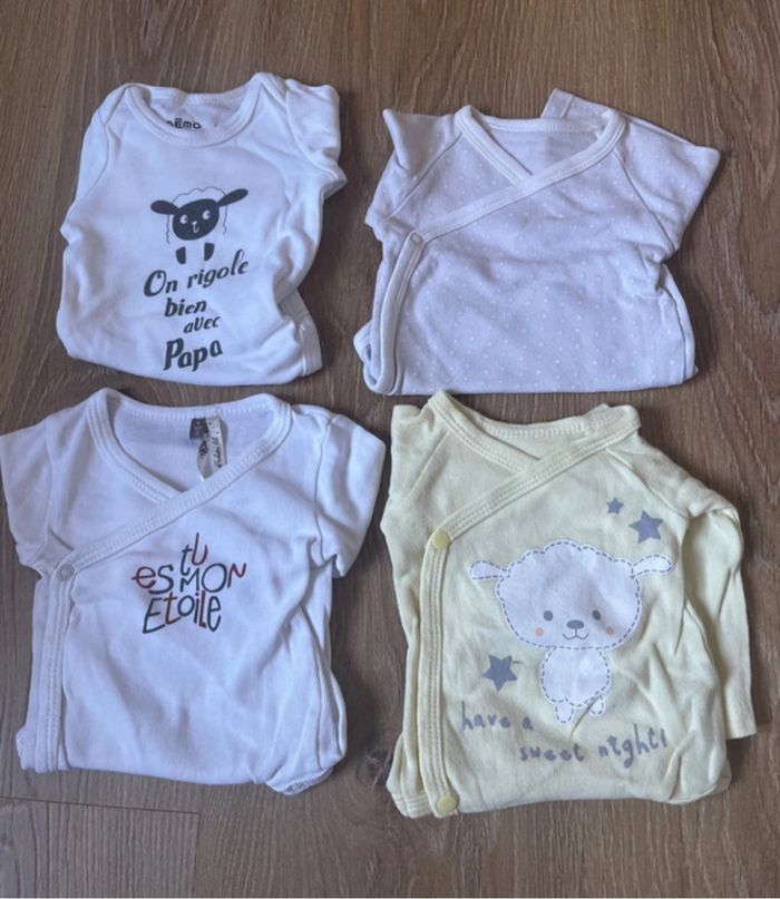 Lot 4 bodies 1mois mixte ML