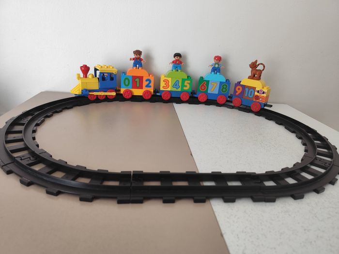 Train lego Duplo avec rails