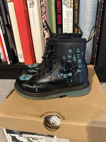 Dr Martens 28