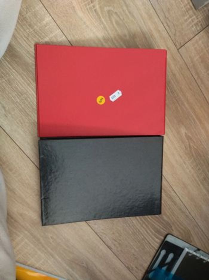 Lot de 2 petits classeurs