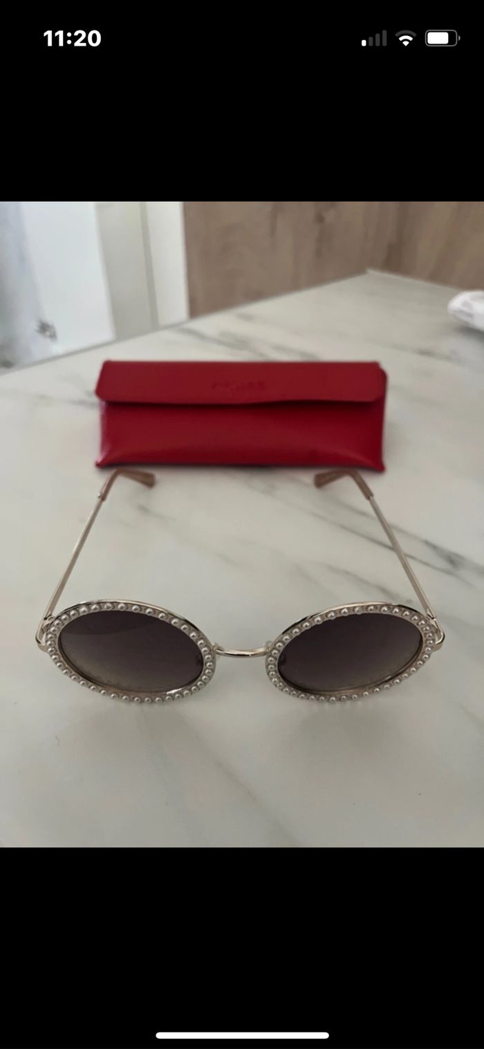 Lunette de soleil guess