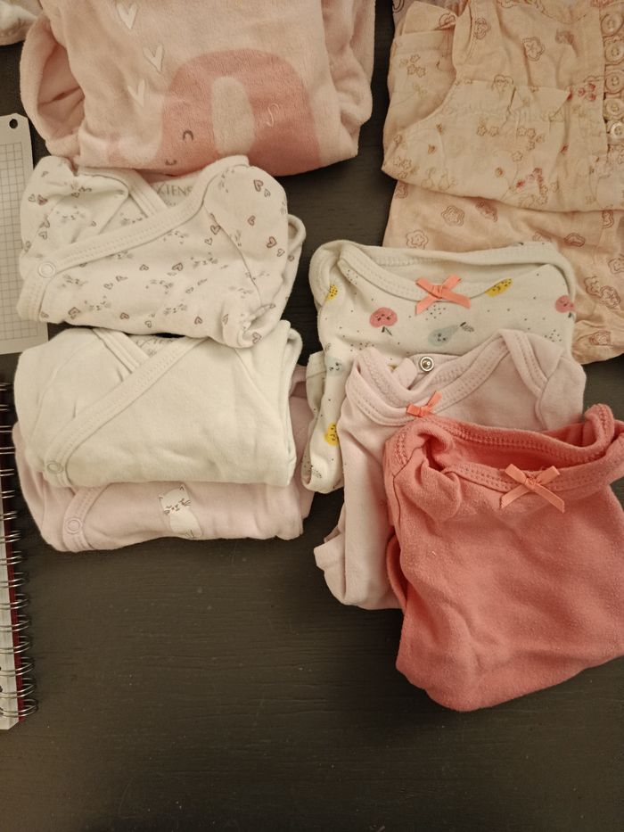 Lot vêtements bébé fille Naissance/1 mois (été) - photo numéro 4