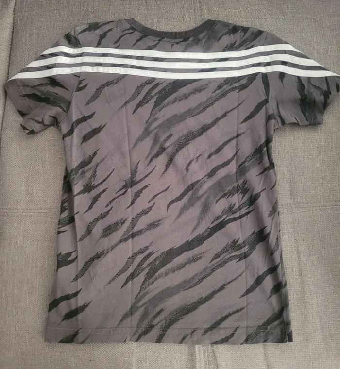 Tee-shirt Adidas - 9/10 ans - photo numéro 2