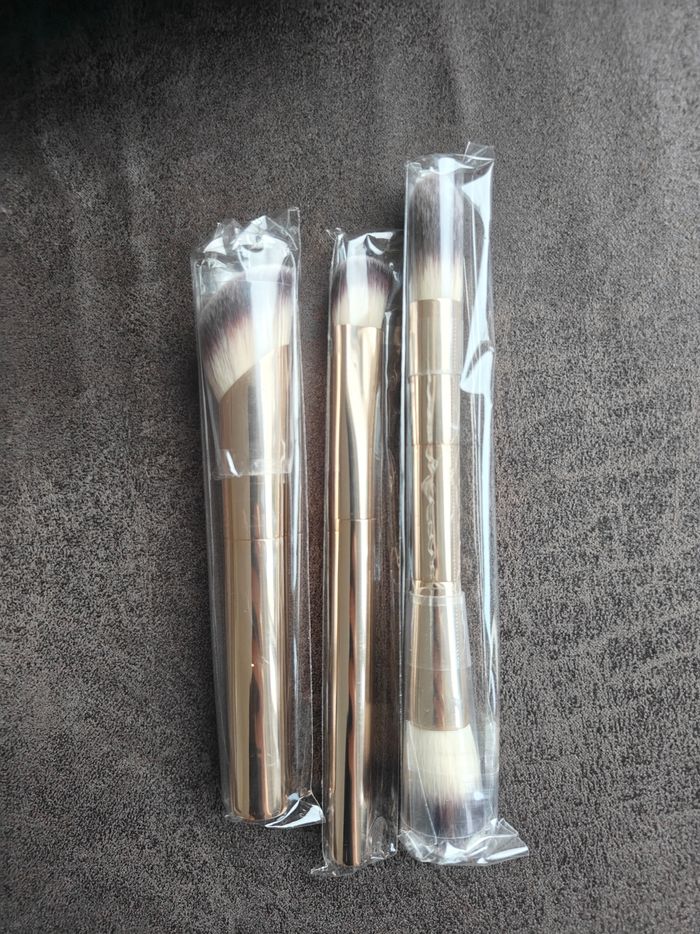 Hourglass essential brush set - photo numéro 3