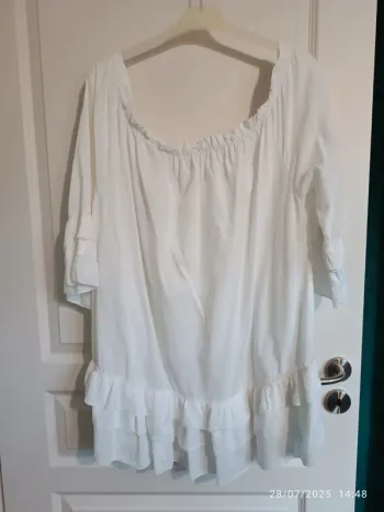Blouse ample à volants blanche