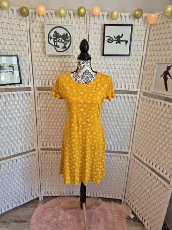 💕Jolie Robe jaune moutarde fleurie Inextenso fille T. 16 ans 💕