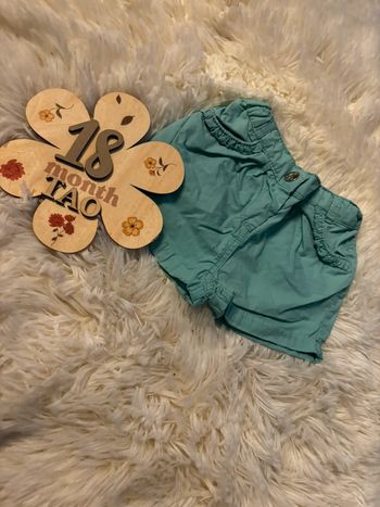 Short turquoise