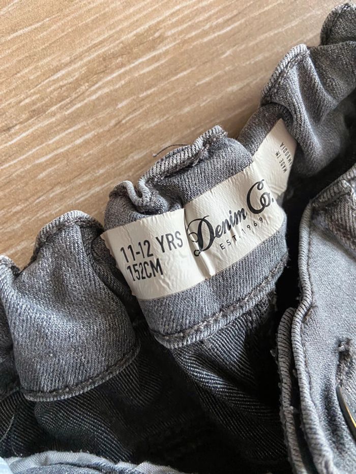 Short jean 11/12 ans - photo numéro 2