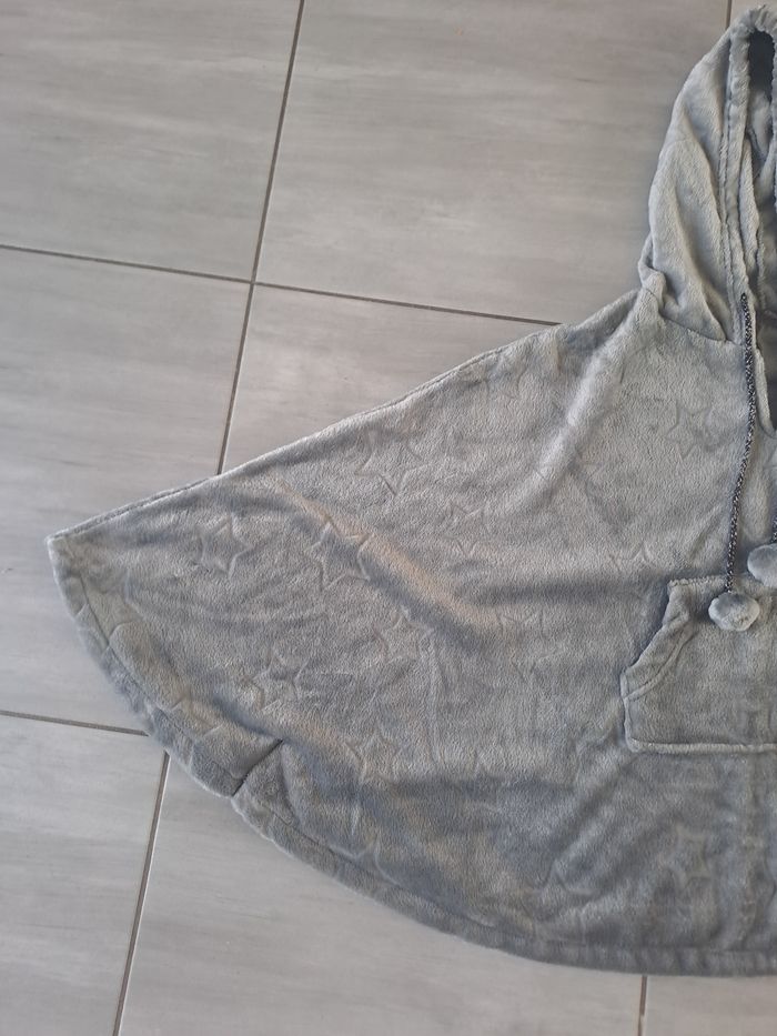 Poncho tout doux gris Taille L - photo numéro 3
