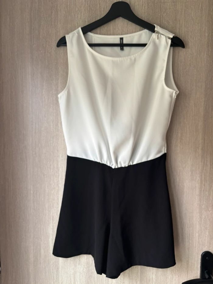 🖤 sublime combishort très classe noir et blanc - Naf Naf - T38