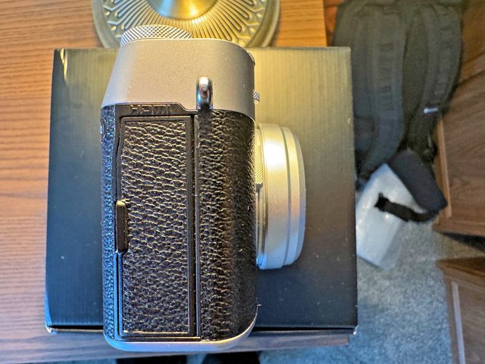 Fujifilm X100VI + boîte et accessoires (argent) - photo numéro 8