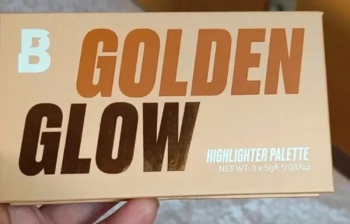 By Beauty Bay Golden Glow Highlighter Palette Teinte Golden Glow
Neuf - photo numéro 9