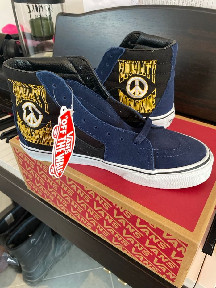 Vans sk8hi montantes en daim bleu taille 38,5 - photo numéro 1