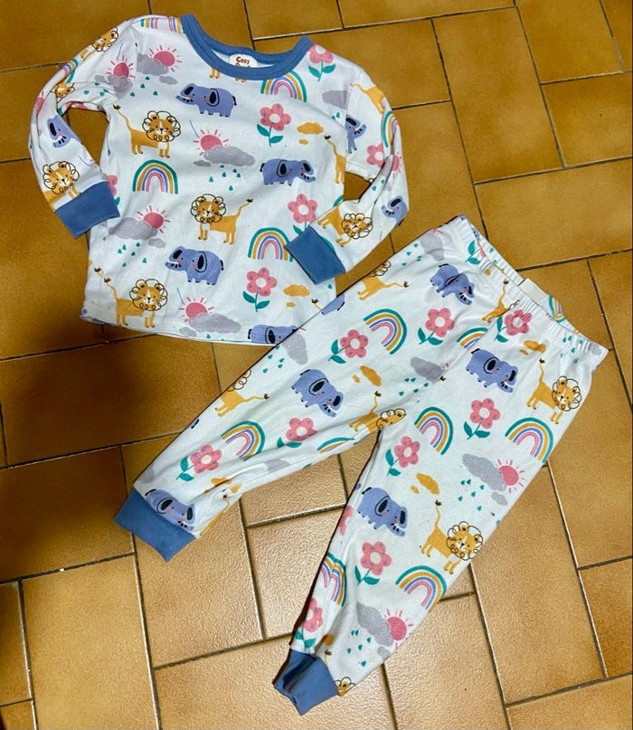 Pyjama animaux arc en ciel taille 2 ans