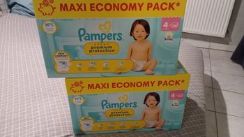 2 maxi pack Pampers premium protection taille 4