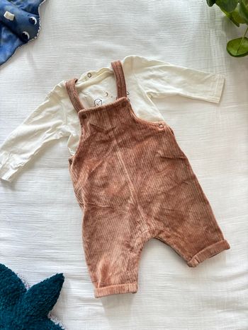 Ensemble salopette et t shirt 