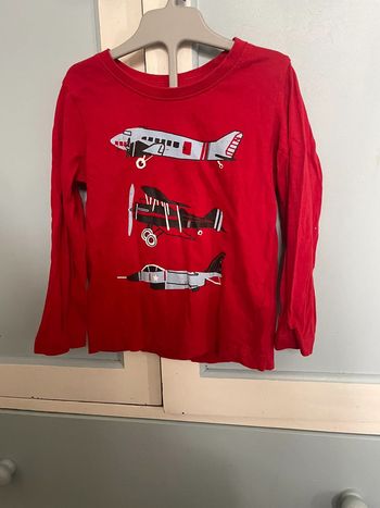 Tee shirt rouge manches longues ,3 ans