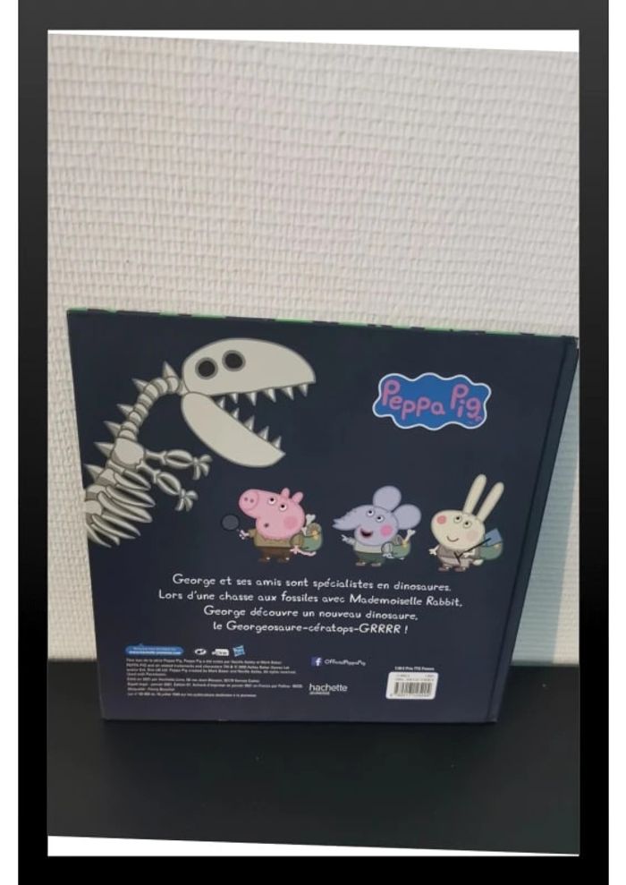 Livre Peppa pig "George et le dinosaure" - photo numéro 2