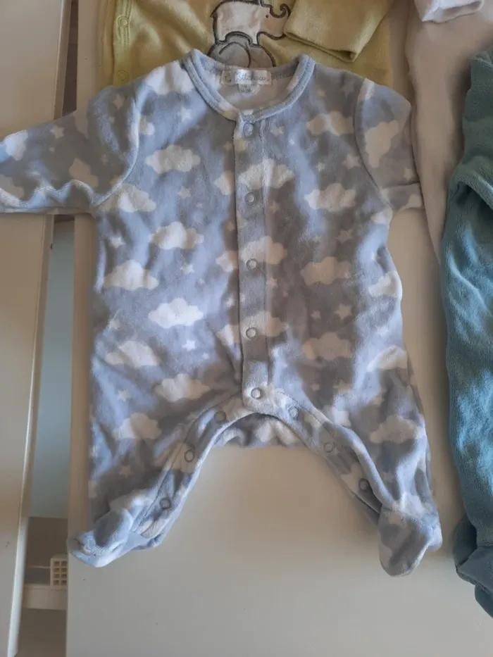 lot 4 pyjamas 1 mois - photo numéro 3