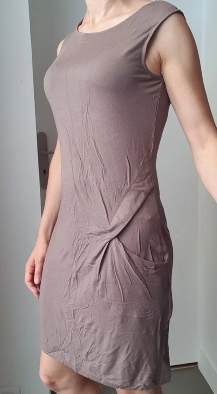 Robe moulante taupe