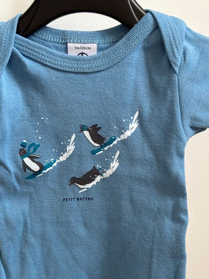 Lot 3 bodies blanc et bleu manches courtes Petit Bateau 3 mois - photo numéro 14