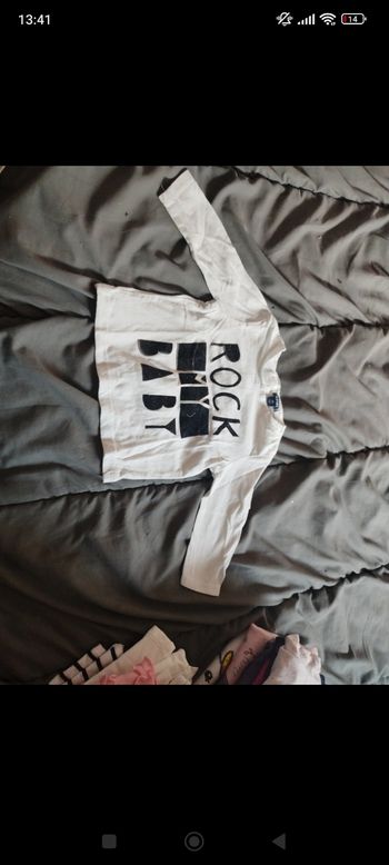 Tee shirt manche longue bébé fille taille 6 mois