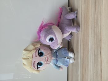 La Reine de Neige et salamandre, peluches