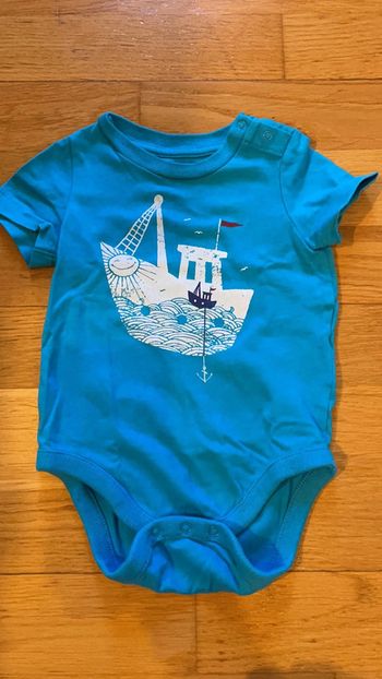 Bodie bleu manches courtes 3/6 mois gap