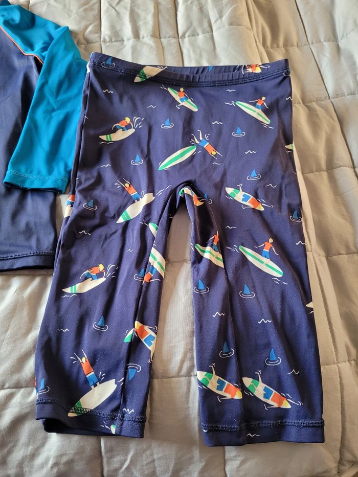 ensemble uv mini boden 8/9ans  (15e) - photo numéro 3
