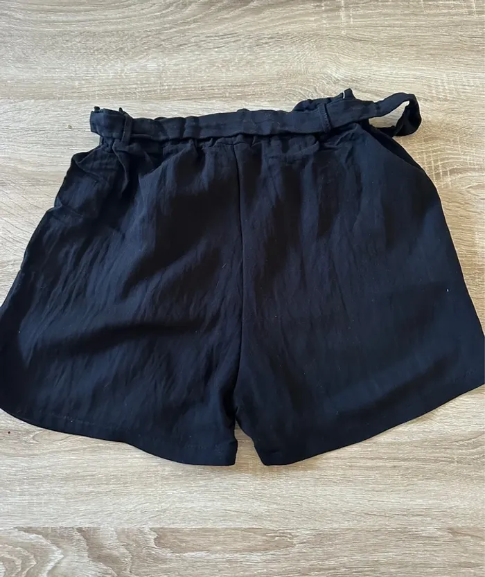 Short noir - photo numéro 5