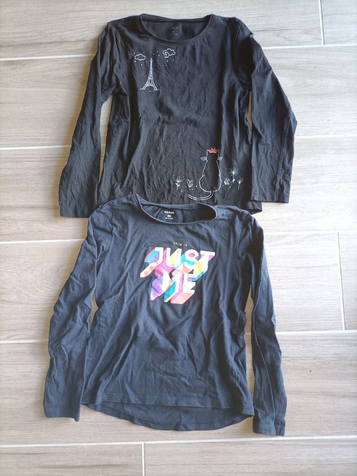 Lot 2 tee shirts manches longues fille Kiabi 8 ans noir bleu marine chat TBE