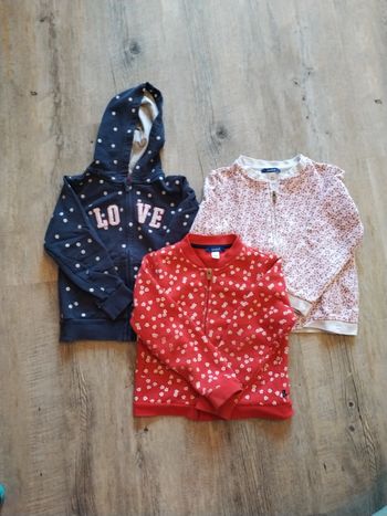 Lot de 3 gilets 5 ans