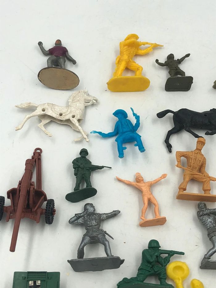 Lot de 29 figurines Soldats divers - photo numéro 5