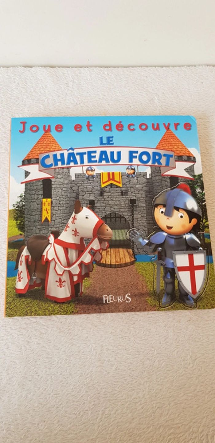 Livre jeu le château fort - photo numéro 1