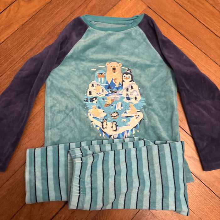 Vends pyjama velours sergent major 7 ans très bon état