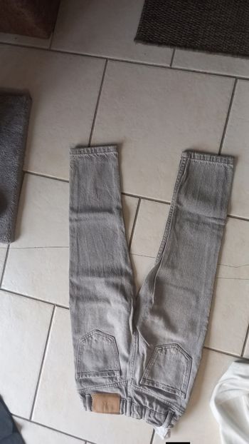 Jean mom noir grisé 7 ans taille réglable tbe 