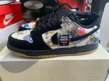 Nike sb dunk low og qs supreme