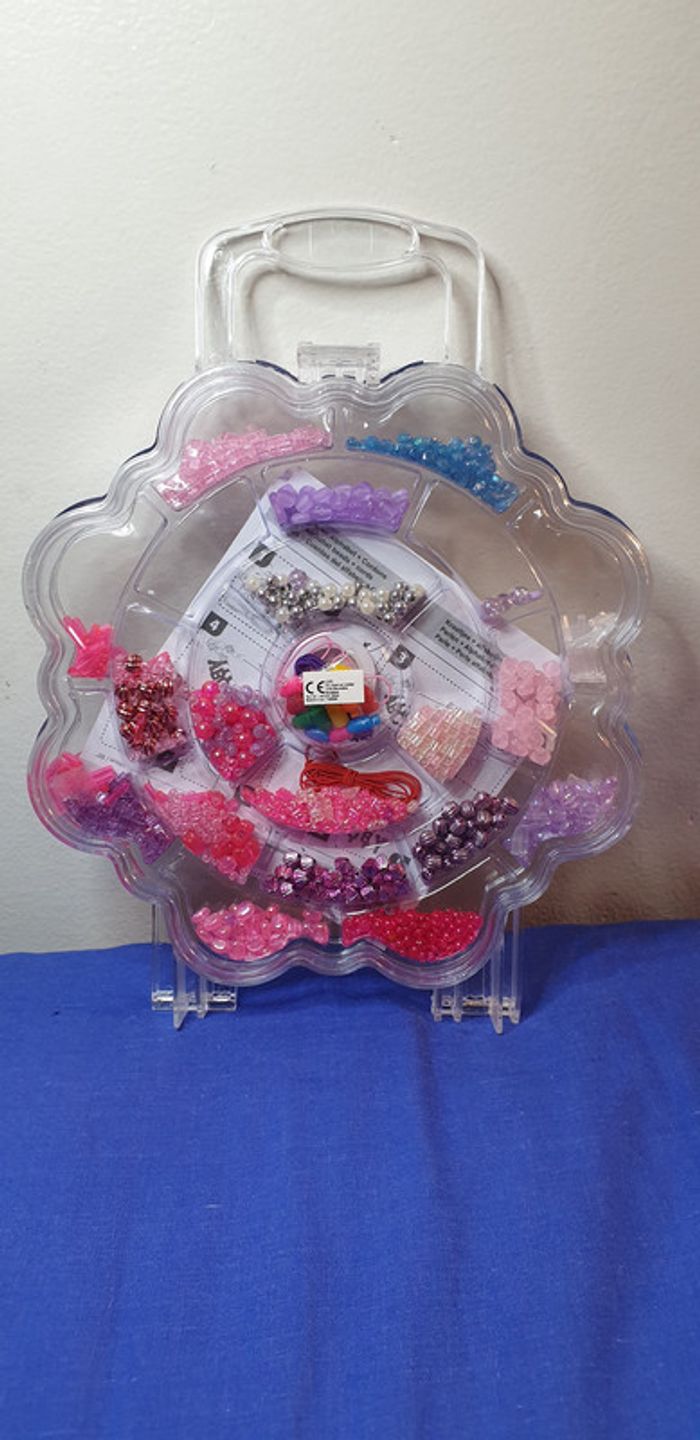 Jolie coffret de perles