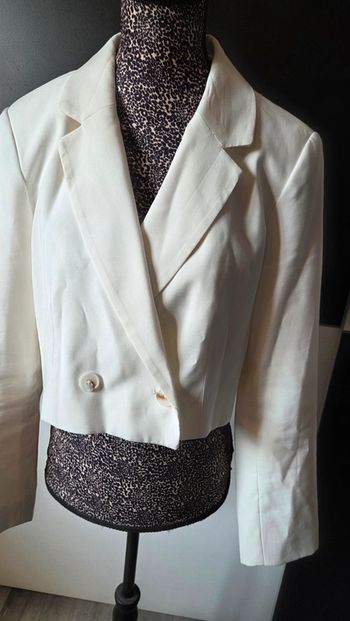 Veste Blazer Blanc de chez Stradivarius en taille S